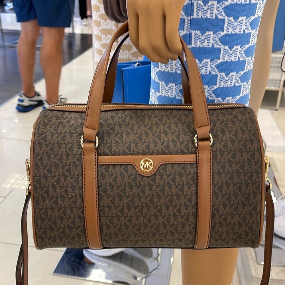 MICHAEL KORS JST TRAVEL MD DUFFLE SATCHEL SHOULDER CROSSBODY BAG MK BROWN
NWT - Picture 13 of 16